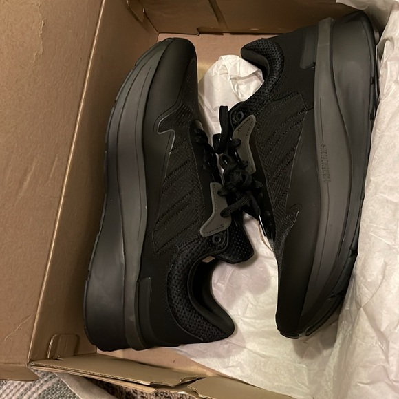 Adidas shoes - Picture 7 of 7